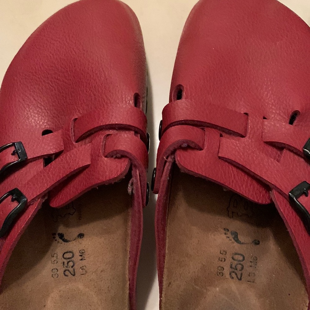 Size 8 Birkenstock read slip Ons